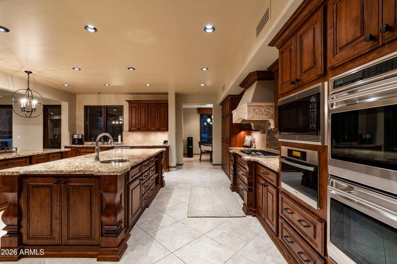 8871 E Lost Gold Circle (23 of 70)