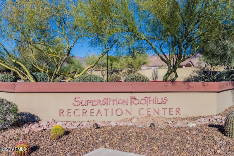 SUperstition Foothills Rec sign