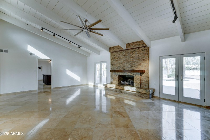 Great room w/ vaulted ceilings!