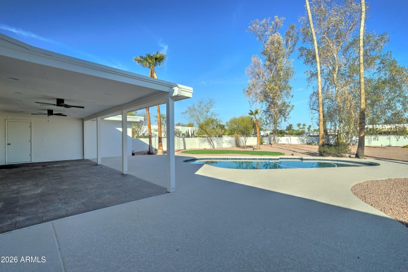 Perfect rectangular shaped lot