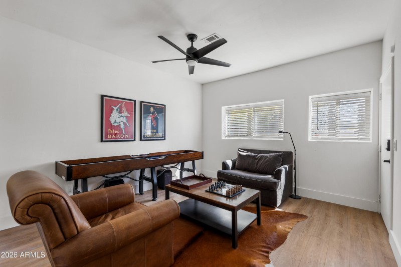 1455 E Victor Hugo Ave------50