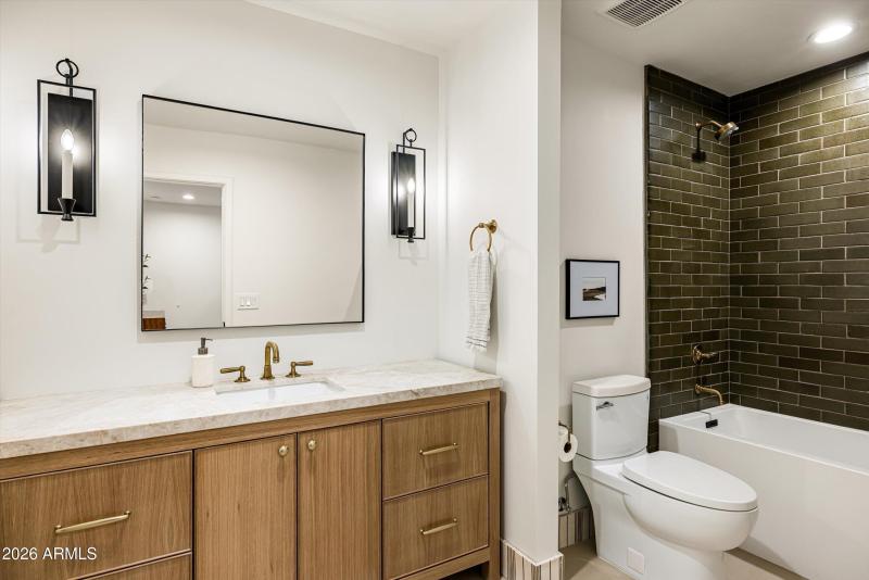 Guest Suite Bathroom