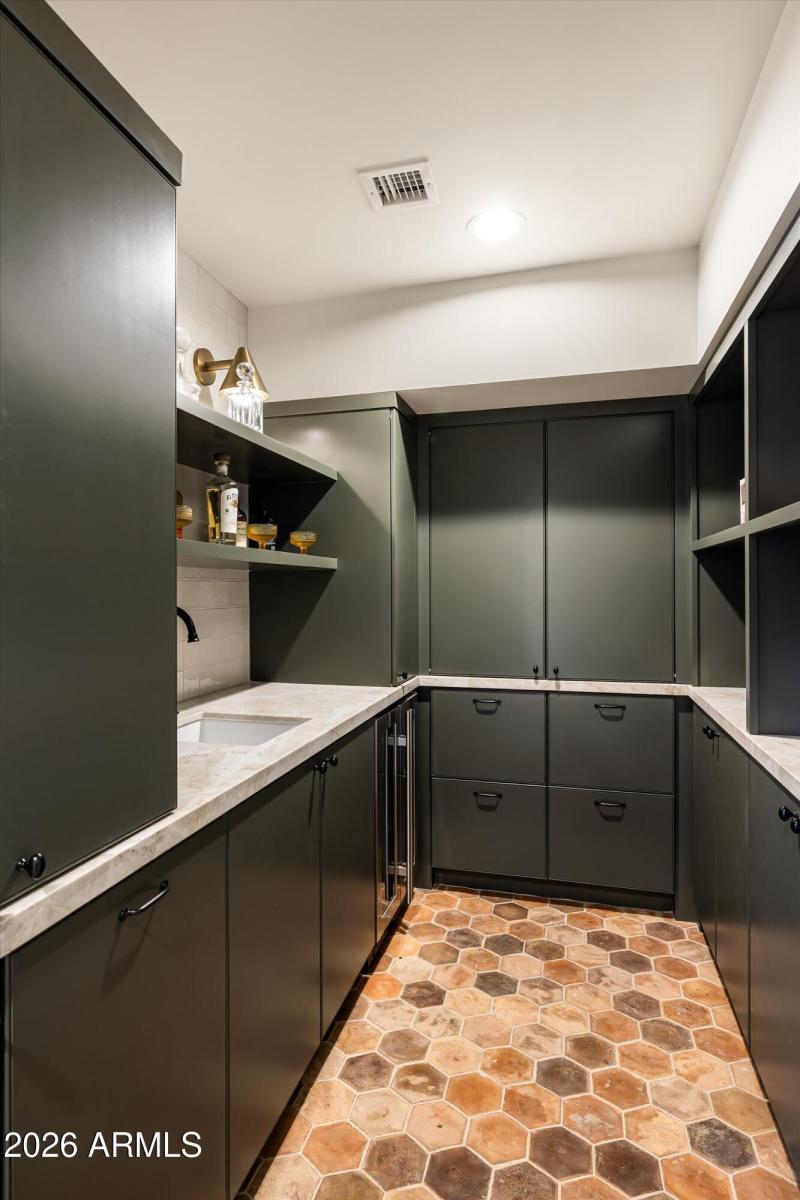 Butlers Pantry/Bar