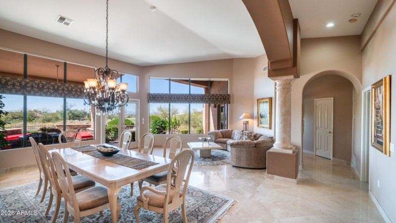 Living Room/Dining Area