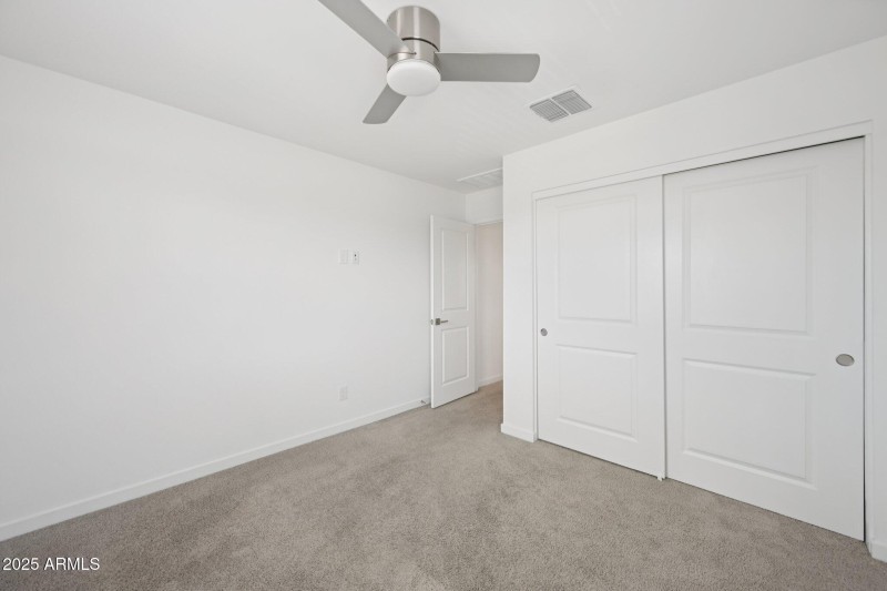 25-web-or-mls-N 74th Ave-S0209-025