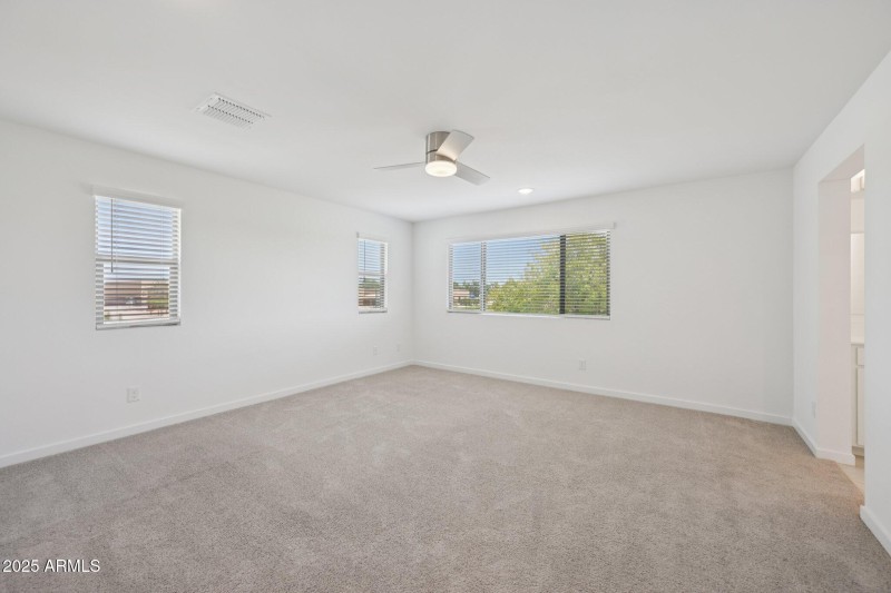 29-web-or-mls-N 74th Ave-S0209-029