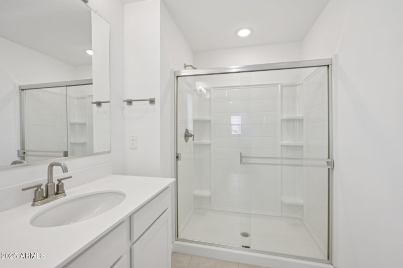 33-web-or-mls-N 74th Ave-S0209-033