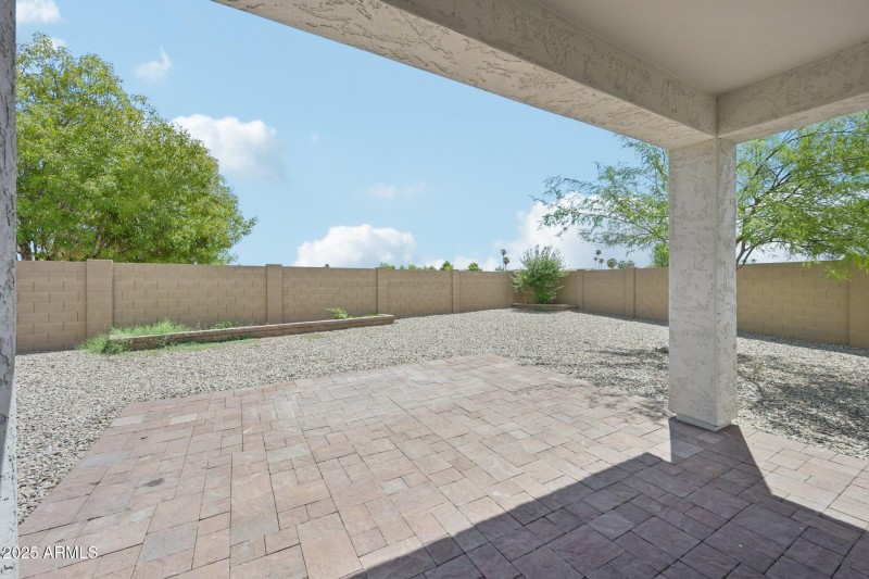 35-web-or-mls-N 74th Ave-S0209-035