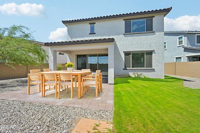 36-web-or-mls-N-74th-Ave-S0209-036 - Out