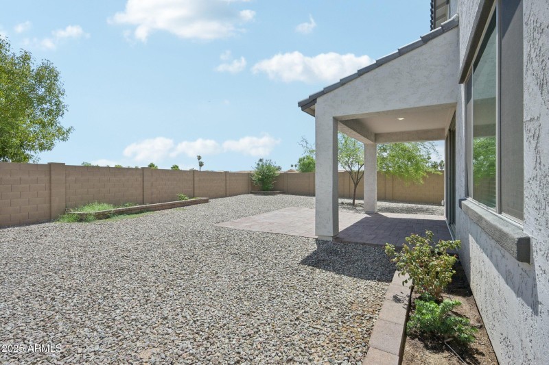 39-web-or-mls-N 74th Ave-S0209-039