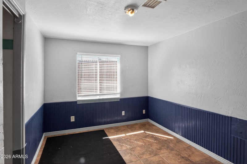 08_9840_Eighth_St_Mayer_AZ_86333_USA-Liv