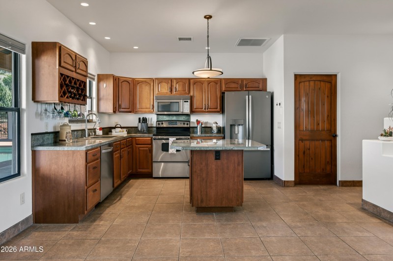 4310 Cayuga Ln Rimrock AZ-66