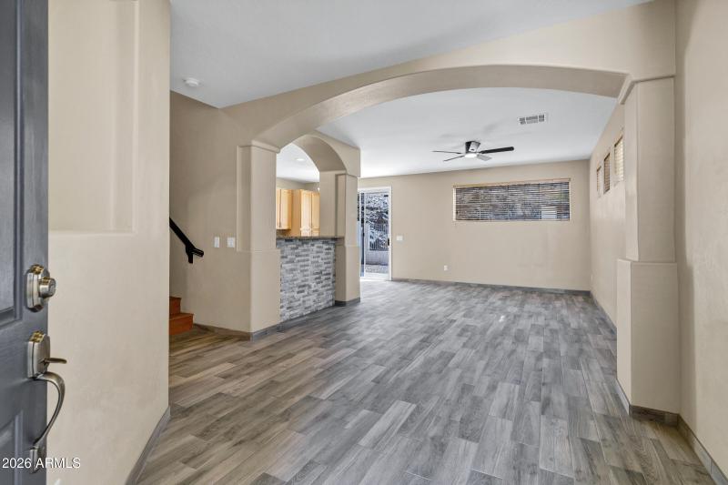 315 W Mountain Sage Dr-6