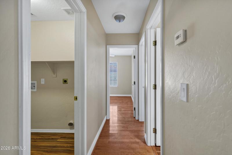 315 W Mountain Sage Dr-15