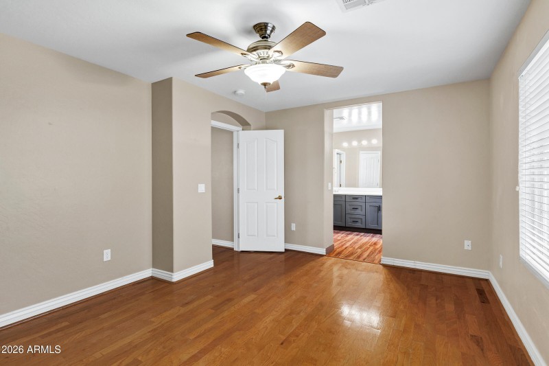 315 W Mountain Sage Dr-20