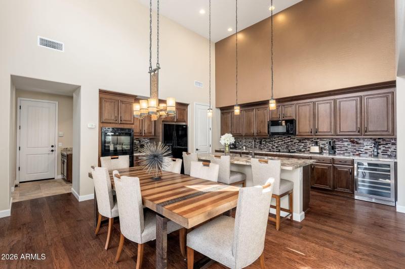 10052 E Bell Rd - 11