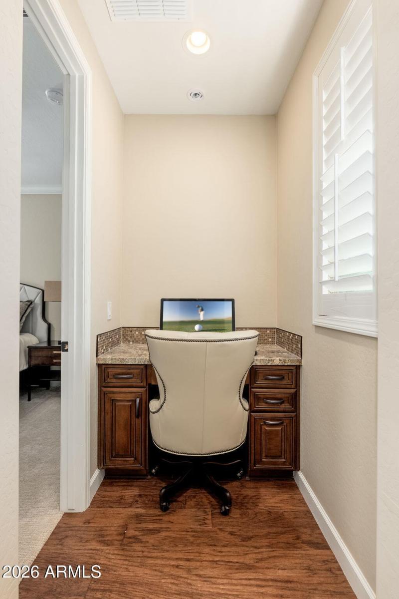 10052 E Bell Rd - 26