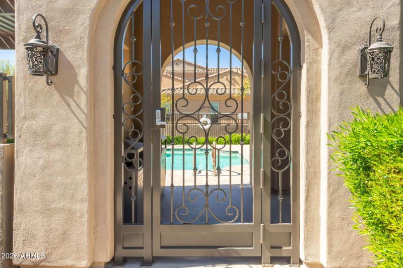 10052 E Bell Rd - 37