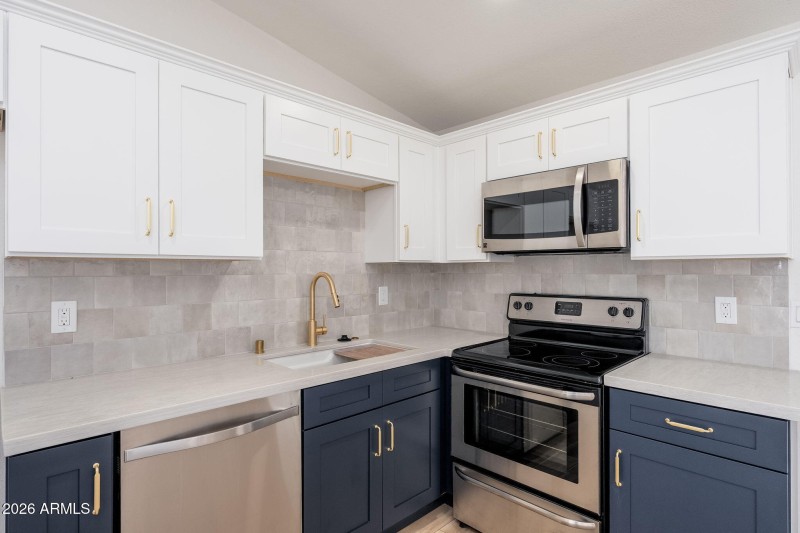 3645 N 71st Avenue UNIT 5 - 10