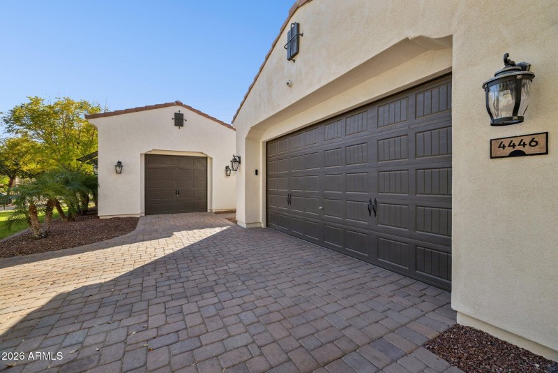 5-web-or-mls-4446-n-golf-dr