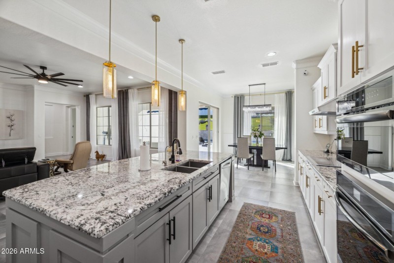 19-web-or-mls-4446-n-golf-dr