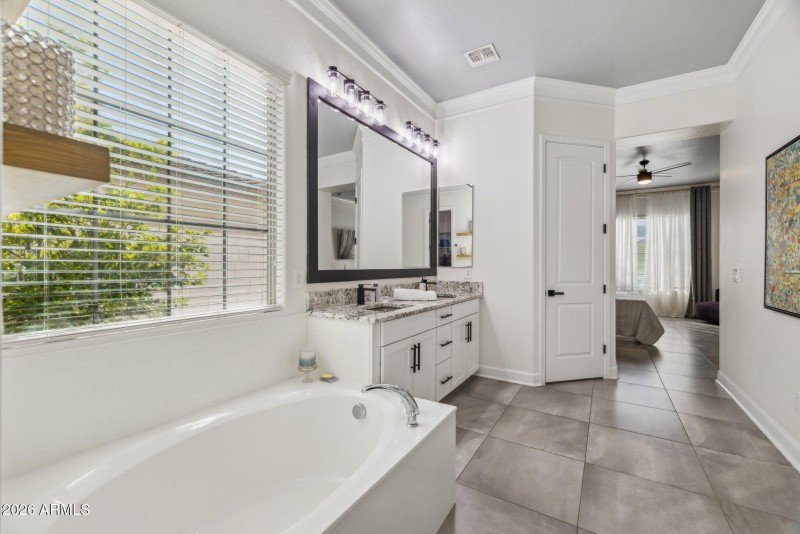 33-web-or-mls-4446-n-golf-dr