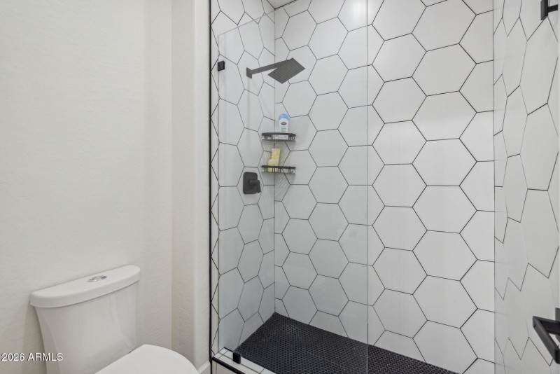 54-web-or-mls-4446-n-golf-dr