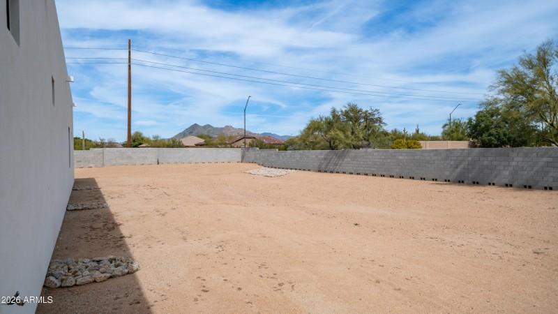 31383 Daylight Exterior Photos-12