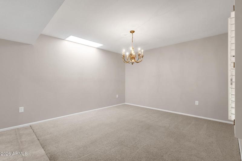 9-web-or-mls-19041-n-lakeforest-dr