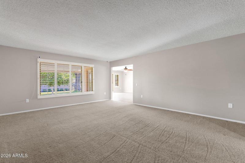 22-web-or-mls-19041-n-lakeforest-dr