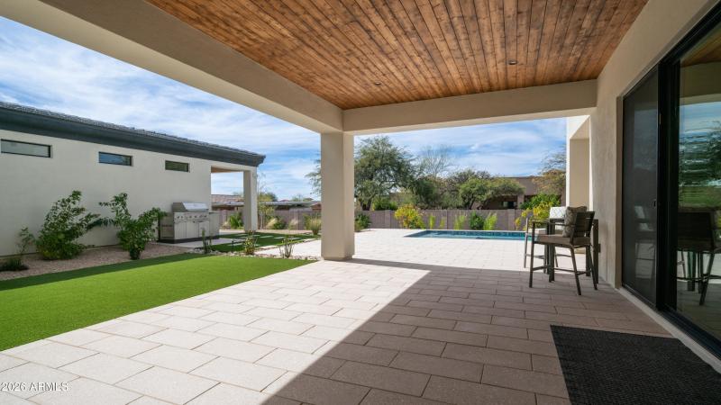 31388 Daylight Exterior Photos-7