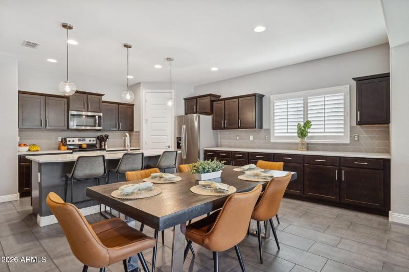 9-web-or-mls-10915-e-travertine-ave