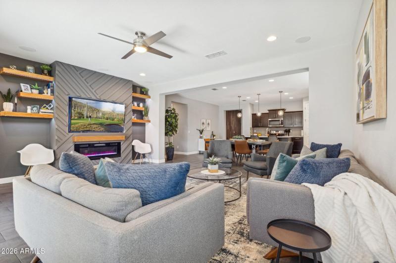 13-web-or-mls-10915-e-travertine-ave