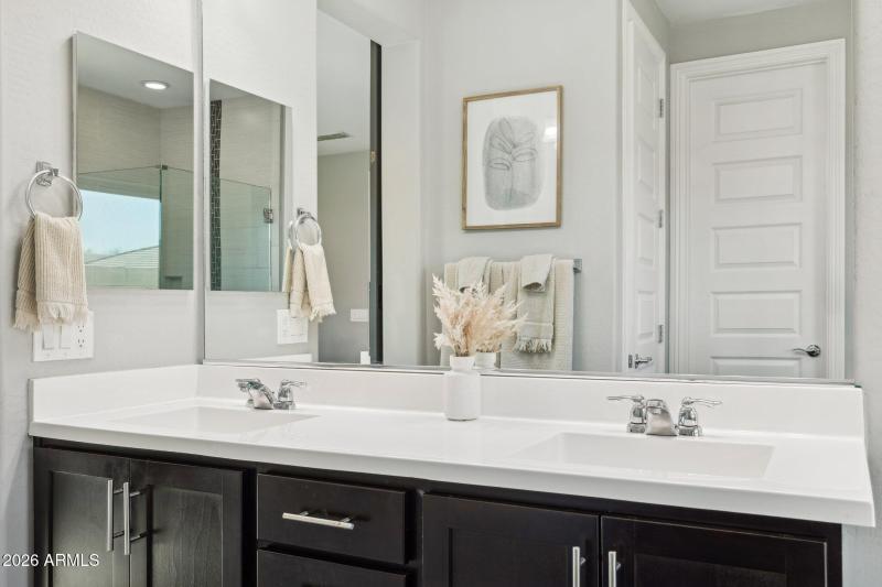 21-web-or-mls-10915-e-travertine-ave