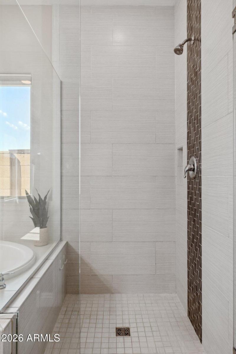 23-web-or-mls-10915-e-travertine-ave