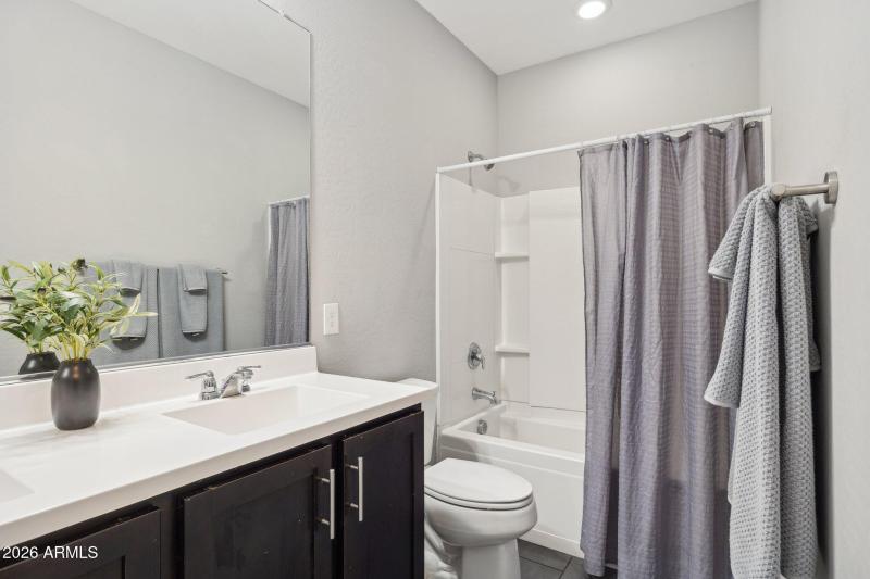 29-web-or-mls-10915-e-travertine-ave