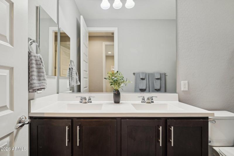 30-web-or-mls-10915-e-travertine-ave