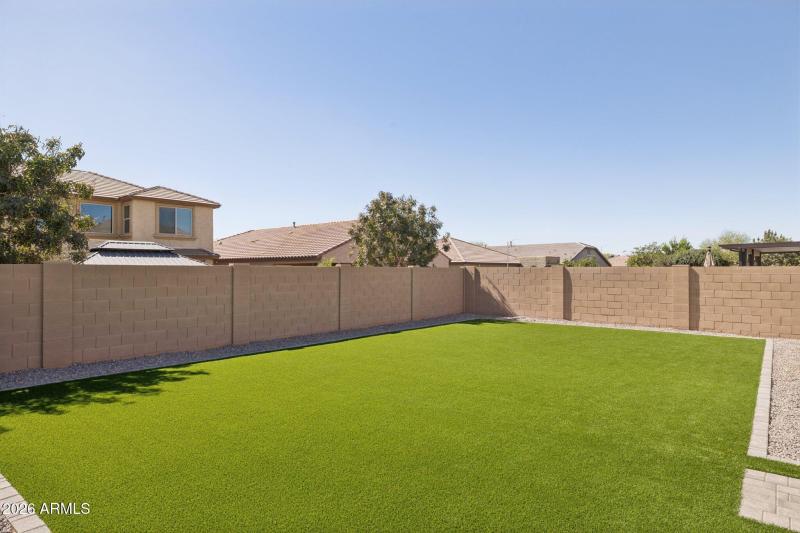 36-web-or-mls-10915-e-travertine-ave