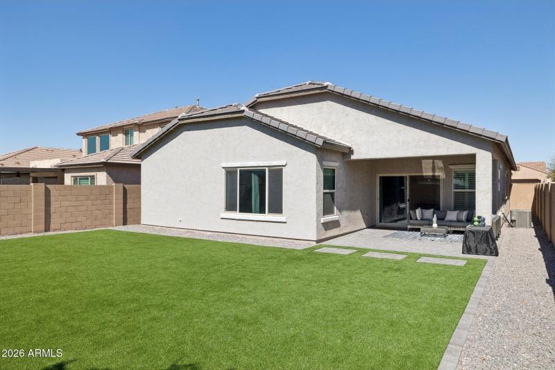 37-web-or-mls-10915-e-travertine-ave