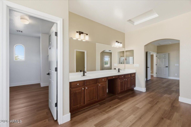 48-4364_N_156th_Ln_48