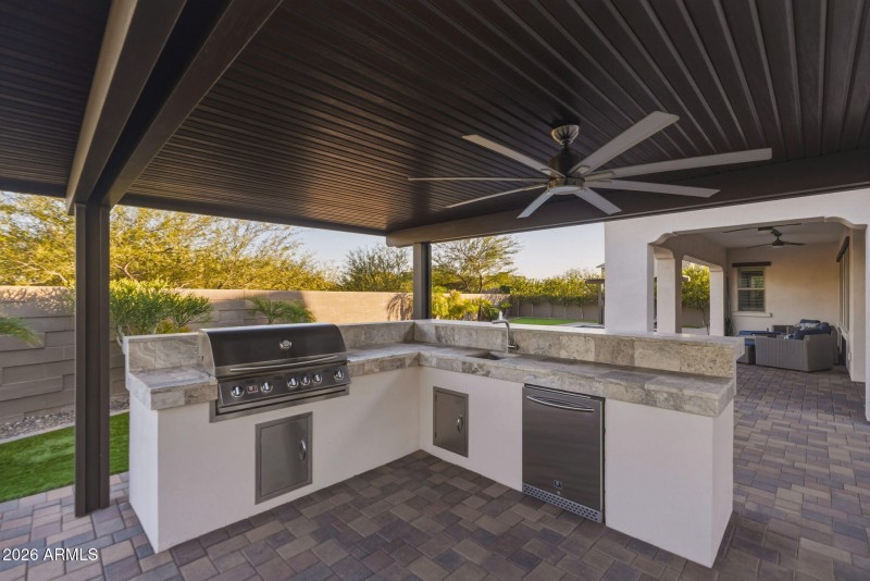 Outdoor Kitchen
