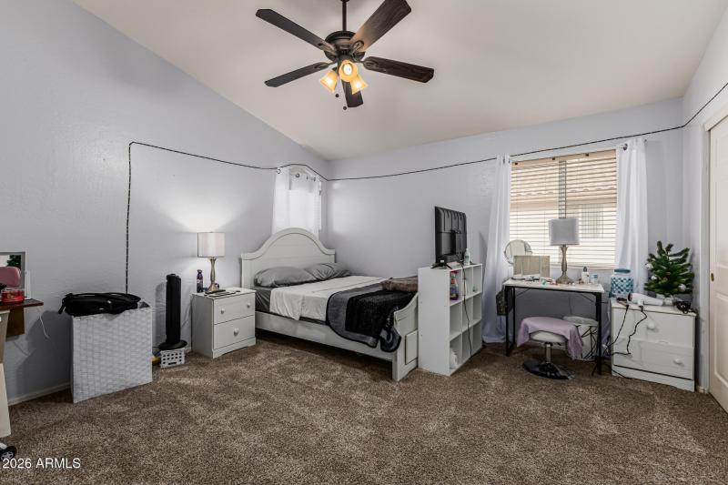 Bedroom 2 (Upstairs)