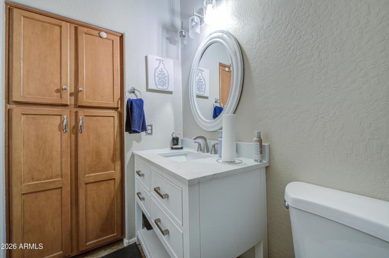 Guest Bath off Family Room