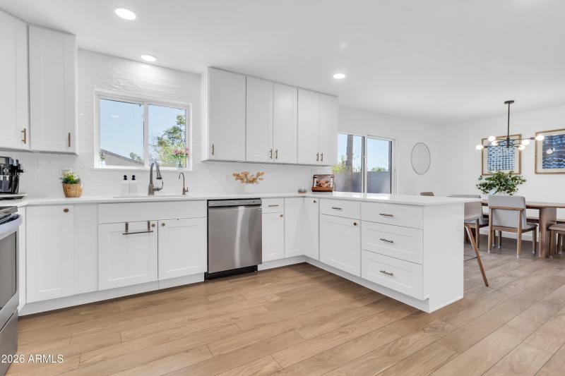 6003 S College Ave-12