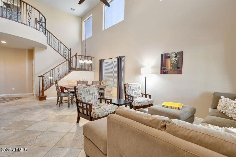 gambit trail living room 1