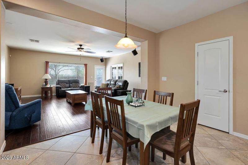 gambit trail dining room