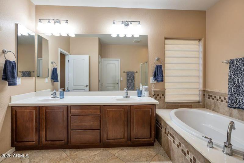 gambit trail primary bath 2