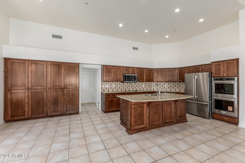 13782 East Laurel Lane