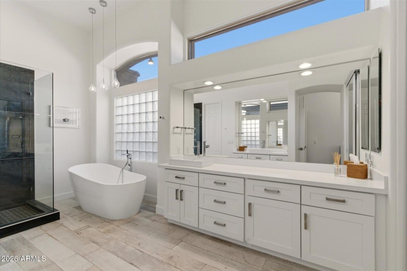 Spa-Like Primary Bath