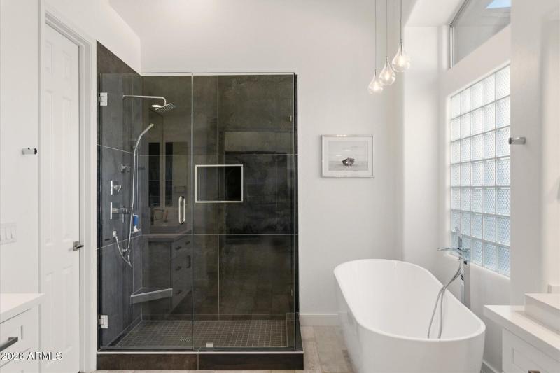 Soaking Tub and Shower